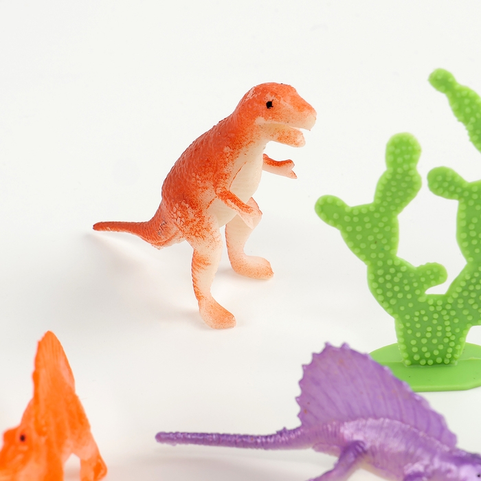 Фигурки «Динозавры». Игровой набор: наклейки, магниты и раскраски Фигурки «Динозавры». Игровой набор: наклейки, магниты и раскраски