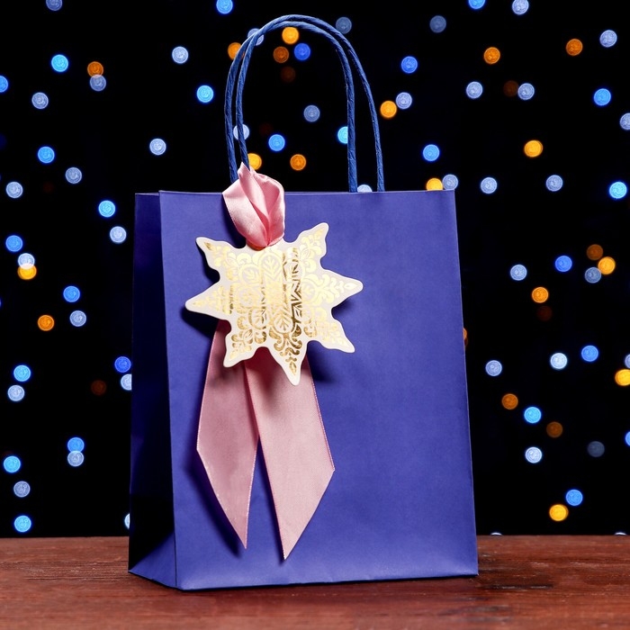 Новый год. Пакет подарочный крафтовый Новый год. Пакет подарочный крафтовый "Золотая снежинка" 18 х 22,3 х 10 см