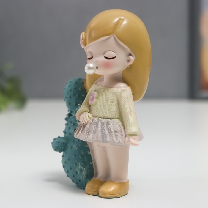 Сувенир полистоун  Сувенир полистоун "Малышка с пузырём и кактусами" МИКС 10х4х6 см