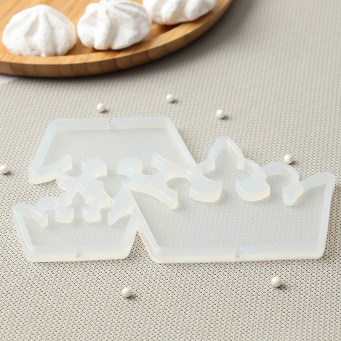 Силиконовый молд для леденцов и шоколада «Корона», 10×12 см, 7×9,5 см, 5,5×7 см, цвет прозрачный Силиконовый молд для леденцов и шоколада «Корона», 10×12 см, 7×9,5 см, 5,5×7 см, цвет прозрачный