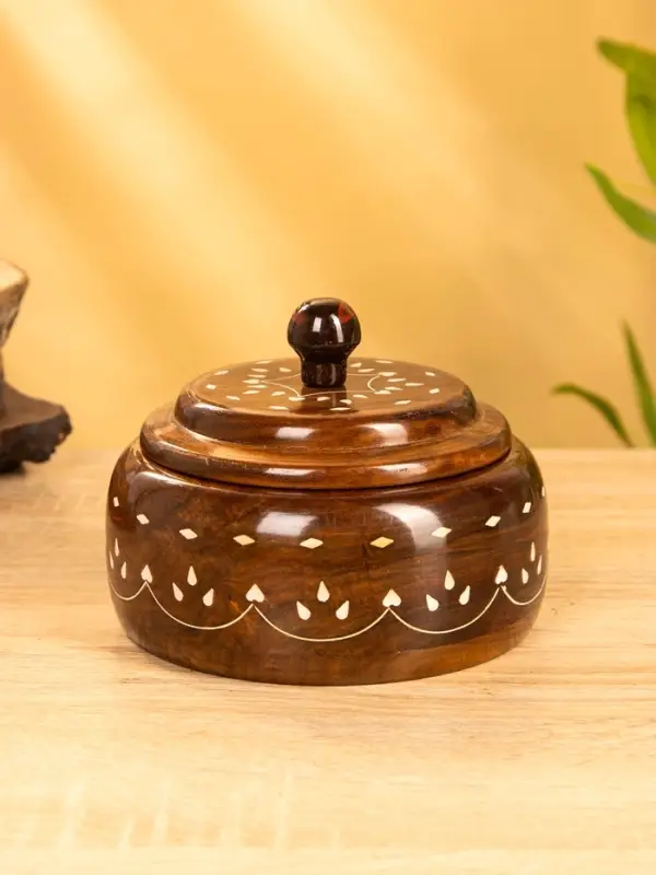 Ваза для конфет  Ваза для конфет "Ассорти" 15х15х10 см, дерево шишам