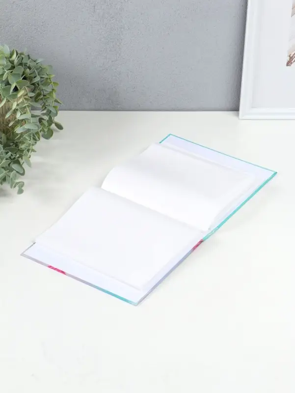 Фотоальбом на 100 фото 13х18 см "Сердца на веревочках" в коробке 5х18х20,5 см