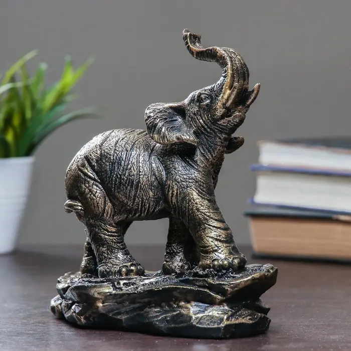 Фигурка полистоун &laquo;Слон хобот вверх на горе&raquo;, под бронзу, 18&times;16&times;9 см