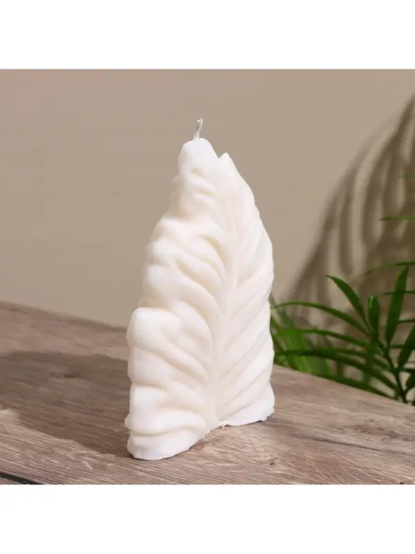 Свеча фигурная формовая &laquo;Лист&raquo;, 10&times;3&times;15 см, парафин, МИКС