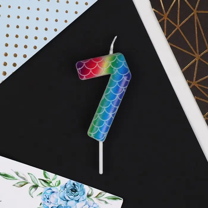 Свеча для торта, цифра «7», разноцветная, 5,5 х 8 см. Свеча для торта, цифра «7», разноцветная, 5,5 х 8 см.