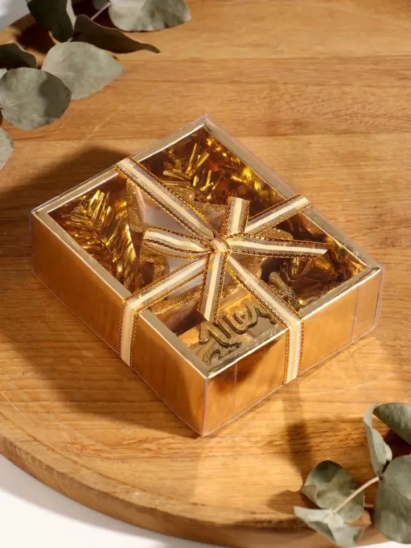 Свеча новогодняя с декором &laquo;Золотая ёлочка&raquo;, 12&times;10&times;4 см