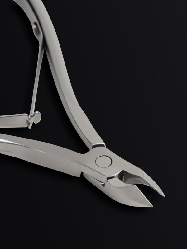 Кусачки для кутикулы 2 пружины 10см(8мм) лого QF серебр блистер QF