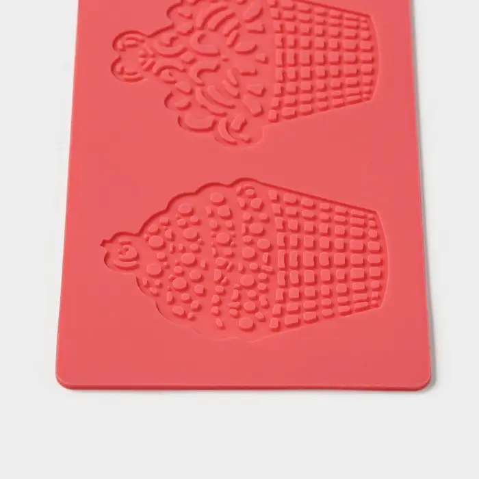 Коврик для айсинга Доляна &laquo;Пироженки&raquo;, силикон, 37.5&times;8&times;0.1 см, красный