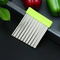 Нож для фигурной резки Доляна &laquo;Гребень&raquo;, 10&times;9 см, нержавеющая сталь, зелёный