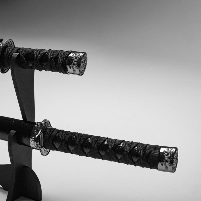 Сув. изделие катаны 2в1 на подставке, ножны кожзам, змея черная 47/70см Сув. изделие катаны 2в1 на подставке, ножны кожзам, змея черная 47/70см