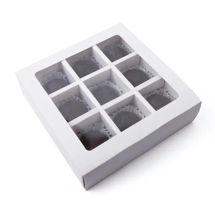 Коробка для 9 конфет, белая, 13.8&times;13.8&times;3.8 см