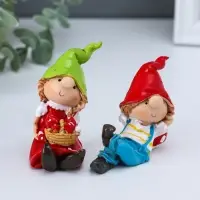 Сувенир полистоун "Малыши в длинных колпаках" красный набор 2 шт 3,3х6х6,7 см