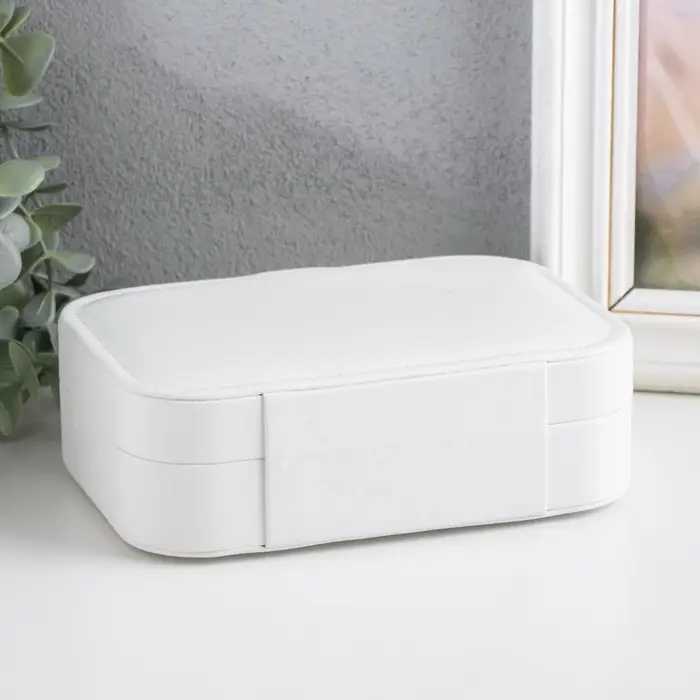 Шкатулка кожзам для украшений "Матовая гладь" белая 16х11х5 см