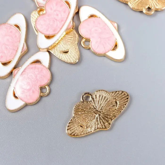 Металлический элемент, декоративная подвеска «Арт Узор. Сердечко в поясе Ориона», эмаль, розовый, 2×1.3 см