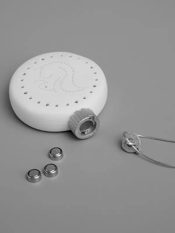 Ёлочный шар &laquo;Белка&raquo;, 8.7&times;3.1&times;9.8 см, 1 LED, керамика, от батареек LR44&times;3, свечение тёплое белое