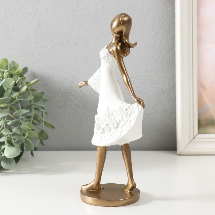 Сувенир полистоун  Сувенир полистоун "Девушка в белом платье с цветами" 12х8х23 см