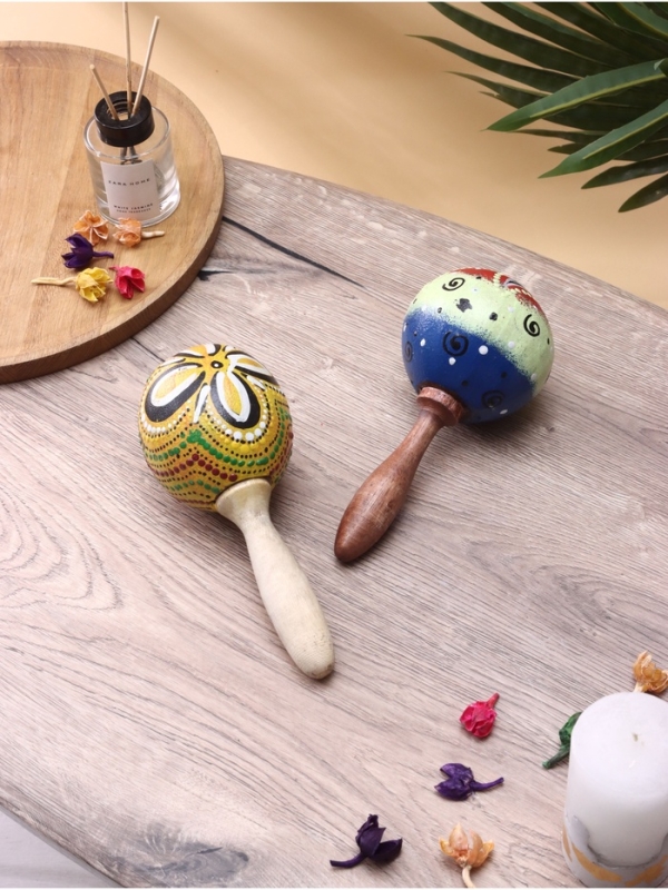 Сувенирный музыкальный инструмент Сувенирный музыкальный инструмент "Маракас" махагон, кокос 20х11х11 см МИКС