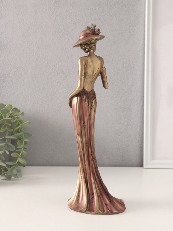 Сувенир полистоун Сувенир полистоун "Девушка в платье 20-30-х годов с бокалом" 12,5х9,5х31,5 см