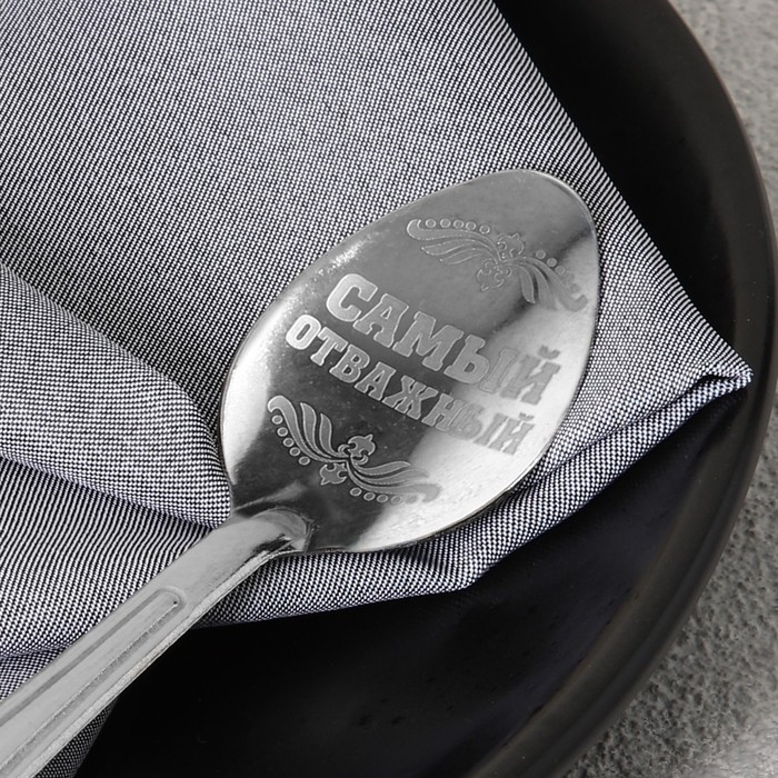 Ложка чайная с гравировкой «Герой», на подарочной открытке, 3 х 14 см. Ложка чайная с гравировкой «Герой», на подарочной открытке, 3 х 14 см.