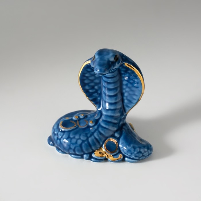 Сувенир керамика Сувенир керамика "Синяя кобра с горкой монет" с золотом 4,5х8х7,5 см