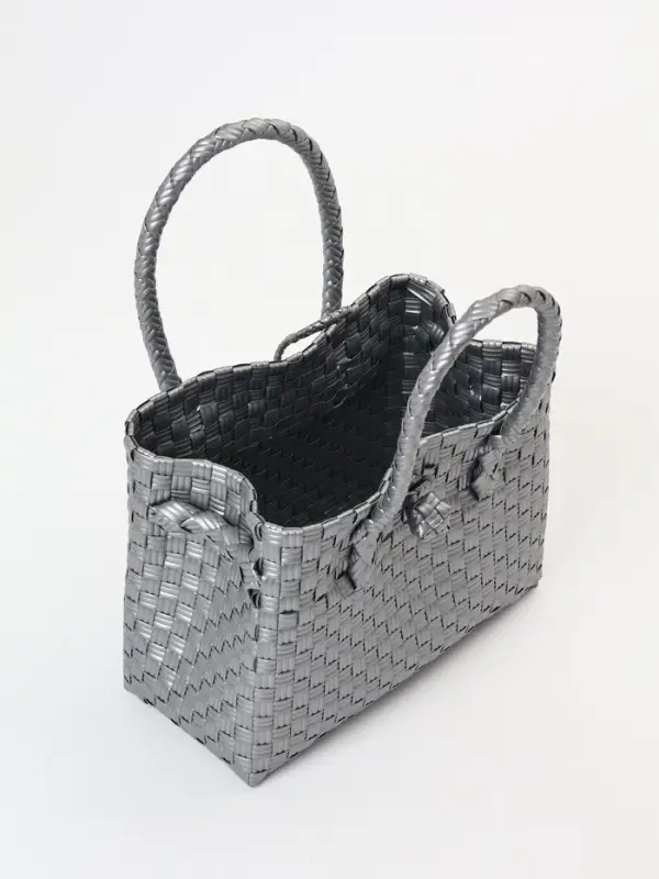 Сумка плетёная пластиковая, 23&times;11&times;30 см, серебристая