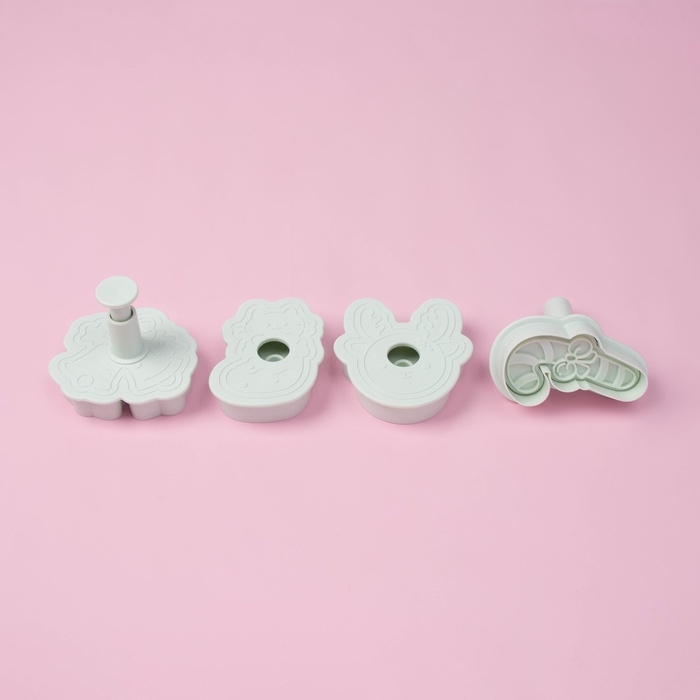 Плунжеры и печати кондитерские Доляна «Новый год», 2 в1, набор 4 шт, пластик, белые