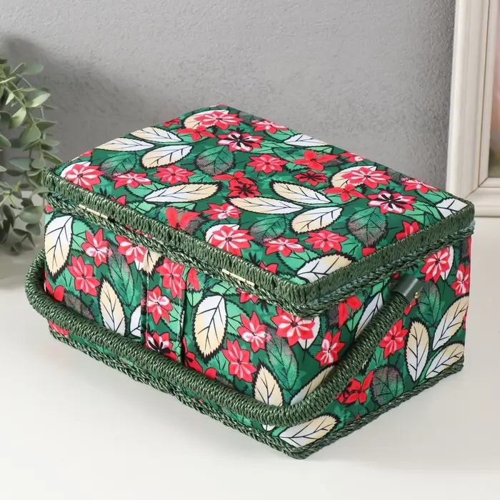 Шкатулка для рукоделия и шитья &laquo;Пуансеттия на зелёном&raquo;, хранение ниток, иголок, мелочи, 19&times;26&times;14.5 см