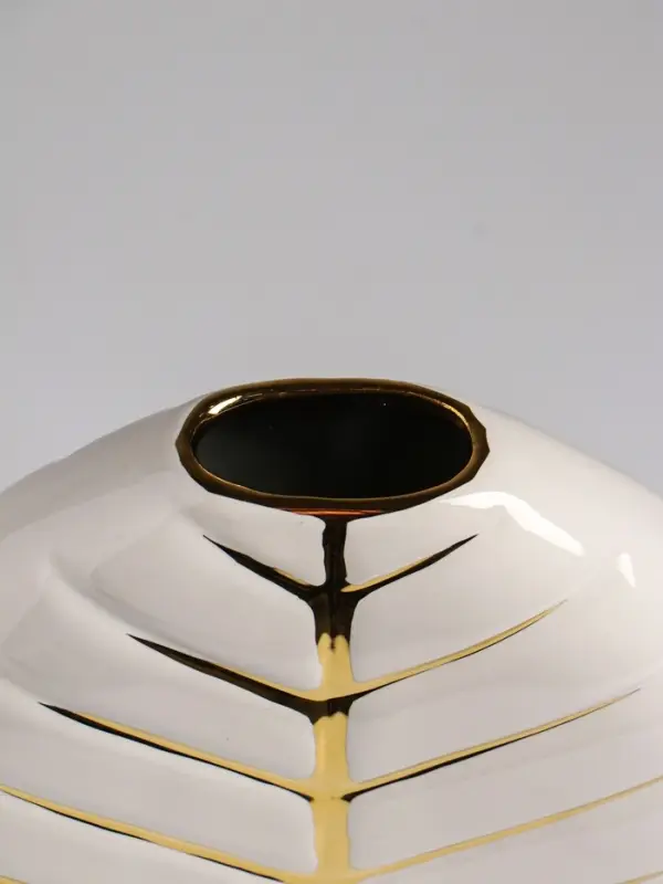 Ваза настольная керамика Ваза настольная керамика "Новайо" 18х17 см, белый