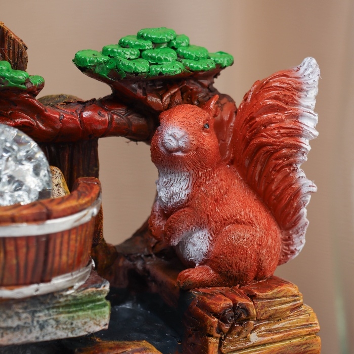 Фонтан Фонтан "Белочки у бочек" 28х21 см (с подсветкой)