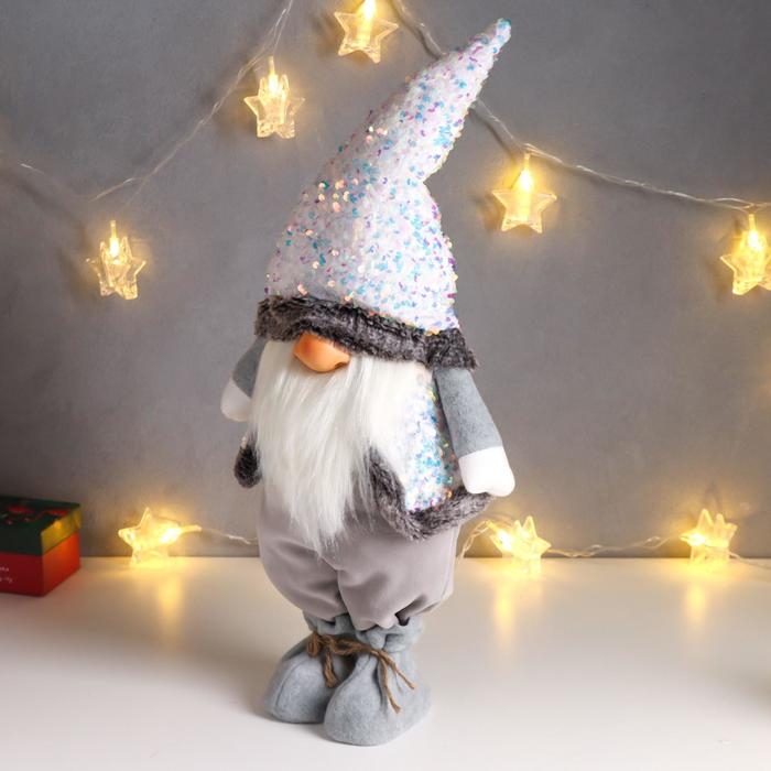 Кукла интерьерная Кукла интерьерная "Дед Мороз в бело-перламутровом колпаке и жилетке с пайетками" 55х16х22 см 62601