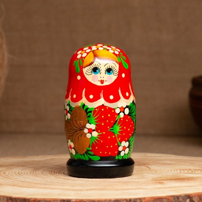 Матрёшка «Земляничка», красный платок, 3 кукольная, 10-12 см Матрёшка «Земляничка», красный платок, 3 кукольная, 10-12 см