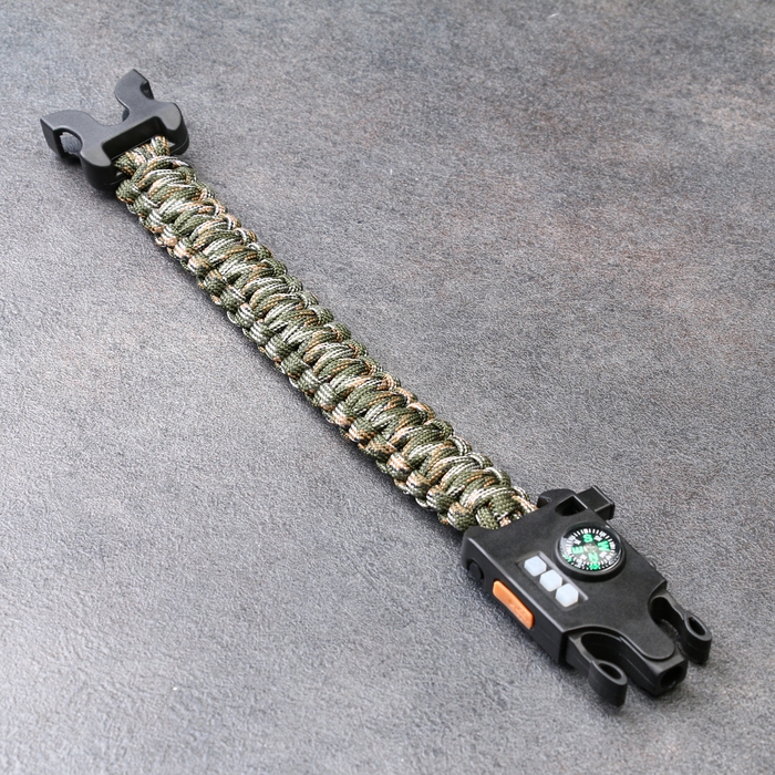 Браслет для выживания 5в1 (паракорд - 3 м, компас,свисток,огниво, фонарь), лесной камуфляж 1022407 Браслет для выживания 5в1 (паракорд - 3 м, компас,свисток,огниво, фонарь), лесной камуфляж 1022407