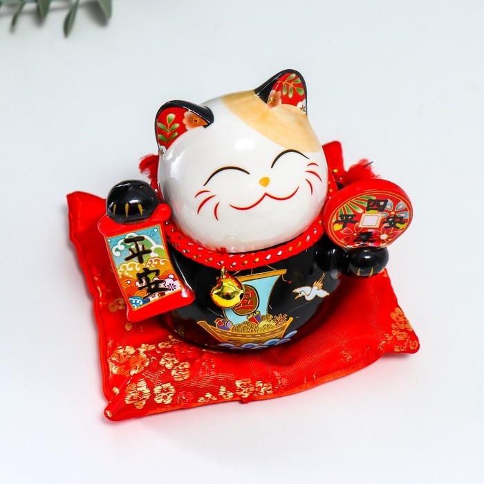 Копилка керамика Копилка керамика "Манэки-нэко чёрный с веером и свитком" 9х8х11 см