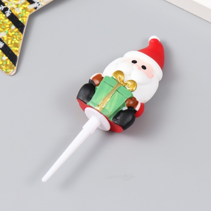 Декор для творчества полистоун Декор для творчества полистоун "Дедушка Мороз с подарком" 3х5,2 см