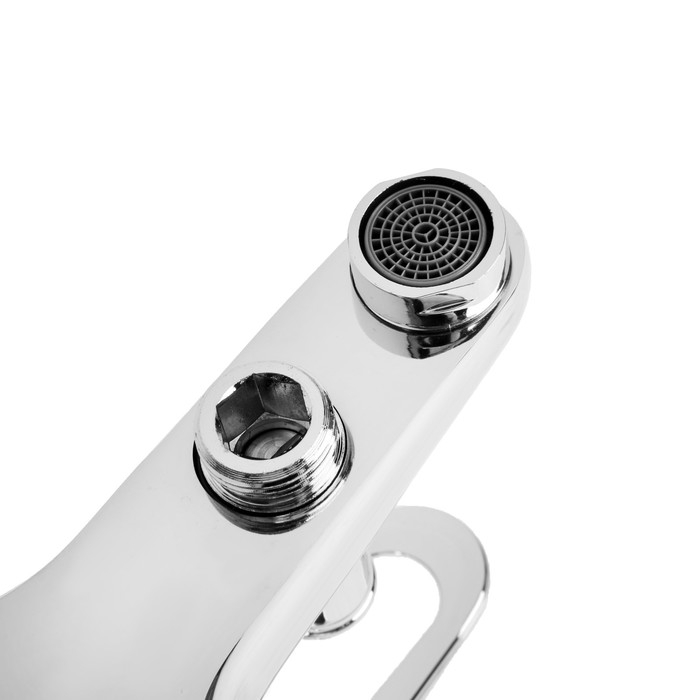 Смеситель для ванны Смеситель для ванны "Эверест" B30-028, однорычажный, с душевым набором, излив 138 мм, хром