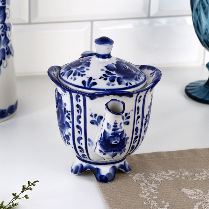 Чайник «Иринка», 21х13х18 см, гжель Чайник «Иринка», 21х13х18 см, гжель