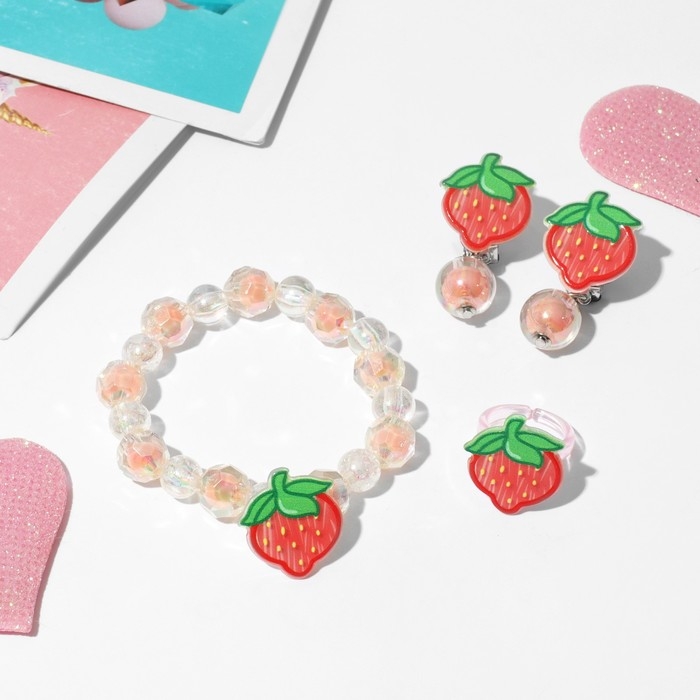 Набор детский «Выбражулька» 3 предмета: клипсы, браслет, кольцо, клубнички, цветной Набор детский «Выбражулька» 3 предмета: клипсы, браслет, кольцо, клубнички, цветной