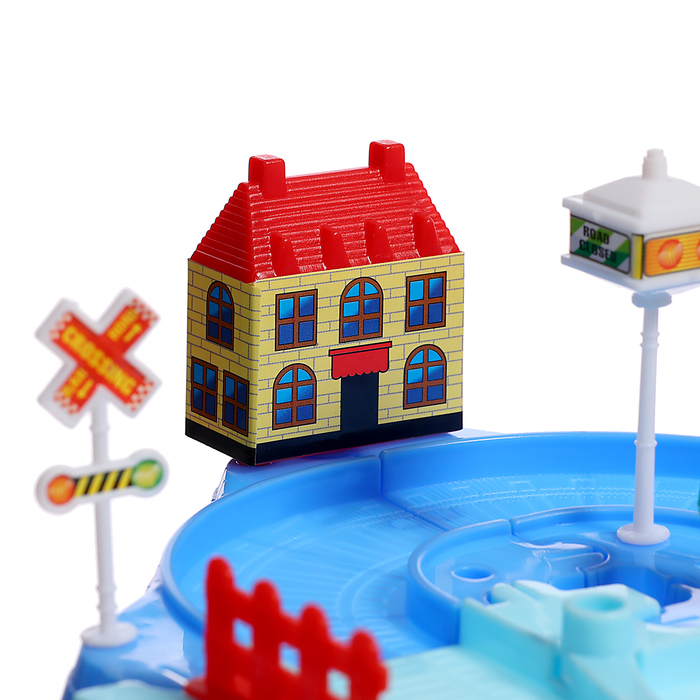 Железная дорога &laquo;Парк развлечений&raquo;, работает от батареек