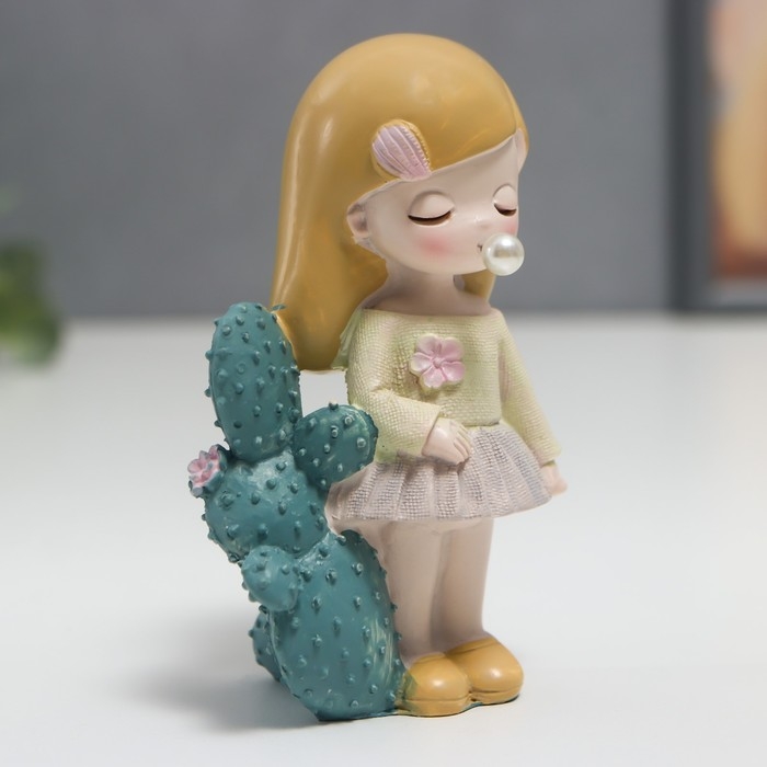 Сувенир полистоун  Сувенир полистоун "Малышка с пузырём и кактусами" МИКС 10х4х6 см