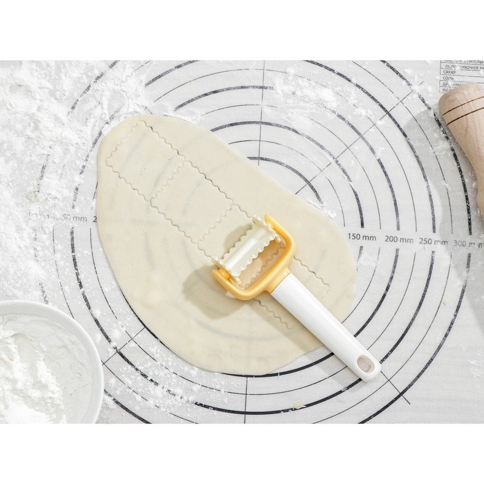 Валик для нарезки квадратов из теста Доляна, размер квадратов 5×5 см, 13,5 см, цвет белый Валик для нарезки квадратов из теста Доляна, размер квадратов 5×5 см, 13,5 см, цвет белый