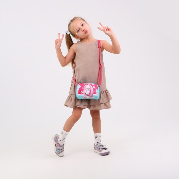 Сумка детская для девочки «Кролик с игрушкой» из эко-кожи, на ремешке, 15х12х3 см Сумка детская для девочки «Кролик с игрушкой» из эко-кожи, на ремешке, 15х12х3 см