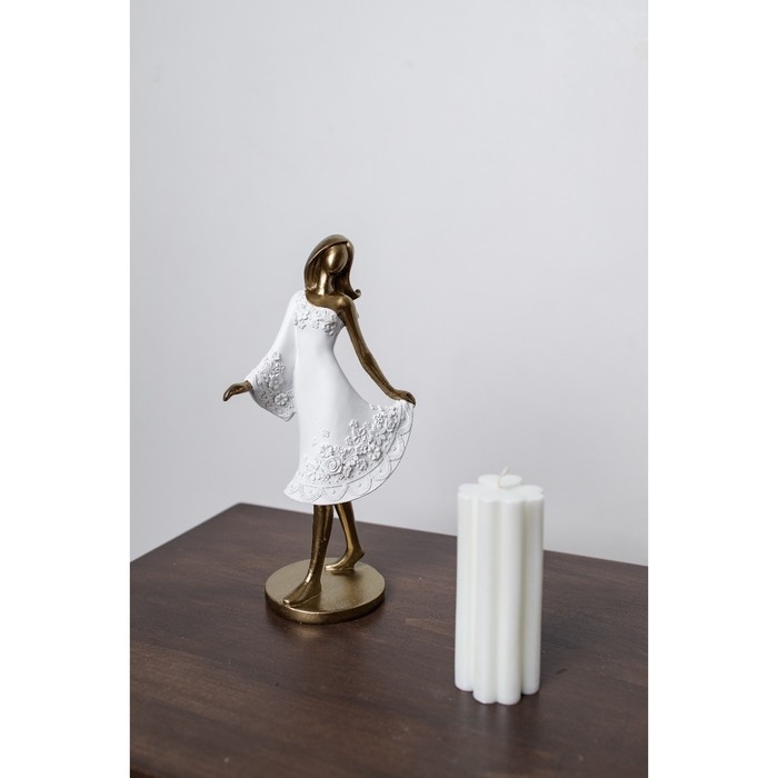 Сувенир полистоун  Сувенир полистоун "Девушка в белом платье с цветами" 12х8х23 см