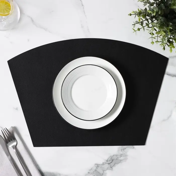 Салфетка сервировочная на стол &laquo;Тэм&raquo;, 30&times;44 см, чёрная