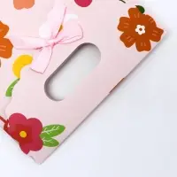 Подарочная коробка - пакет, упаковка с вырубной ручкой, «Летние цветы», 14×6×21 см