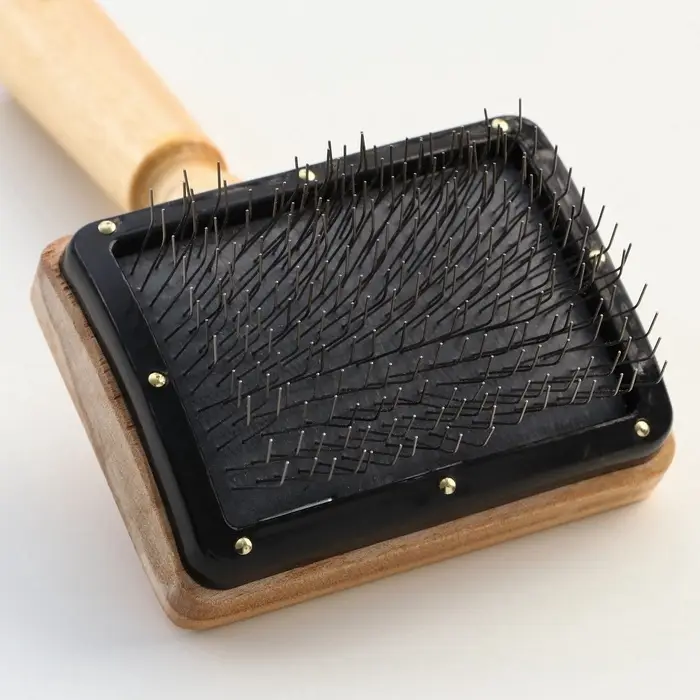 Щетка - пуходёрка &laquo;Премиум&raquo;, основание 80&times;60 мм, без капель, для длинношерстных животных, дерево