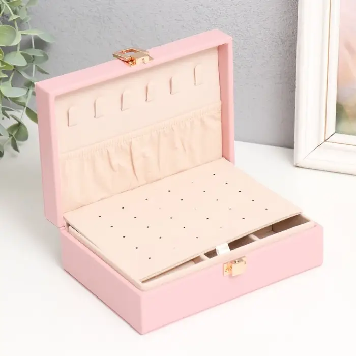 Шкатулка кожзам для украшений "Матовая гладь. Прямоугольная" розовая 16х11,5х5,5 см