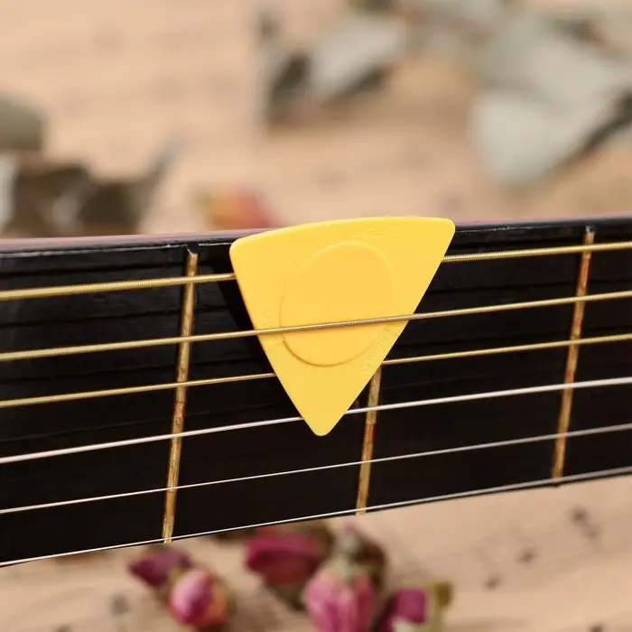 Медиатор Music Life, 3 сторонний, 0.5/0.75/1 мм Медиатор Music Life, 3 сторонний, 0.5/0.75/1 мм