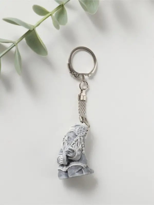 Брелок "Шаман сидит с бубном" маленький , 3,7см