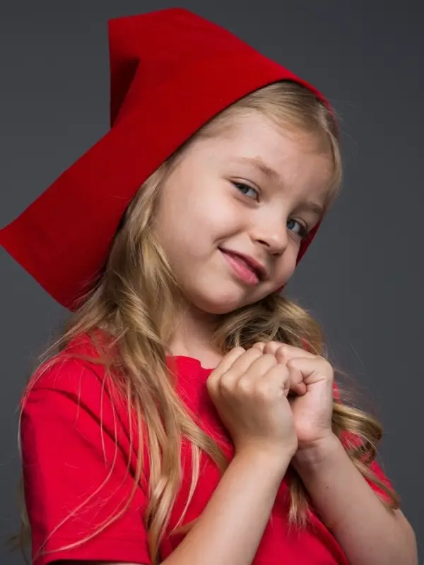 Карнавальный костюм  Карнавальный костюм "Красная шапочка" (юбка с фартуком, шапочка) размер 116-60