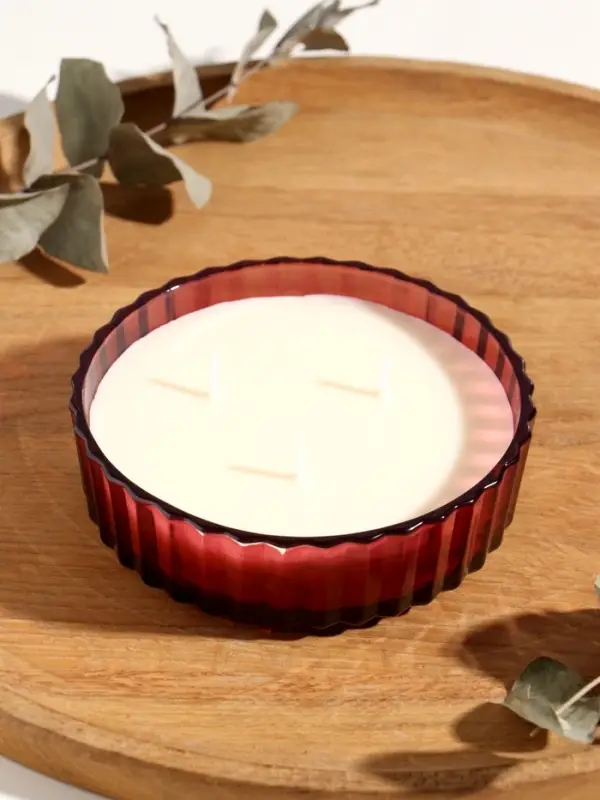 Свеча ароматическая в шкатулке Свеча ароматическая в шкатулке "Красная" 3 фитиля аромат роза 13,3х13,3х9,5 см